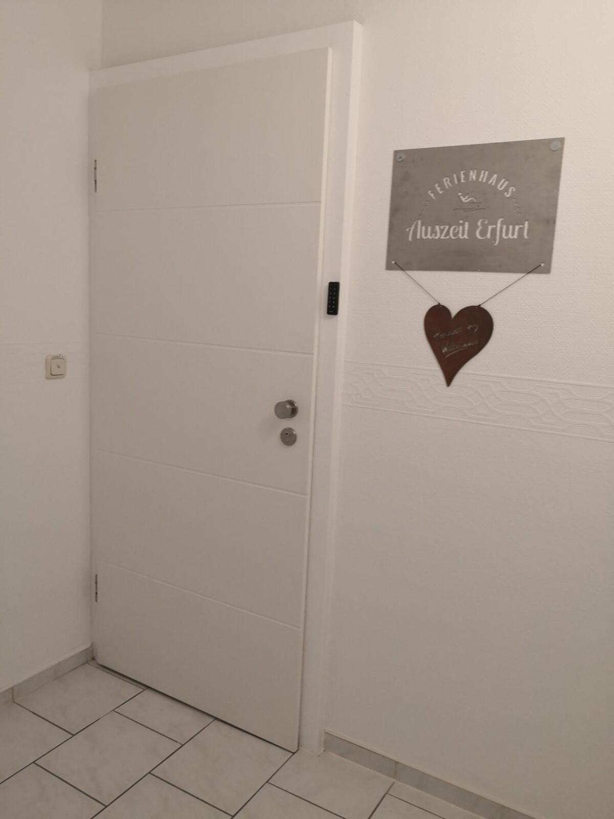 Auszeit2 Erfurt - Stilvolle Dachwohnung Mit Parkplatz - Zentrumsnah Dış mekan fotoğraf